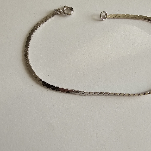 Vintage bracelet classic silver tone chain simple minimalist - Picture 7 of 7